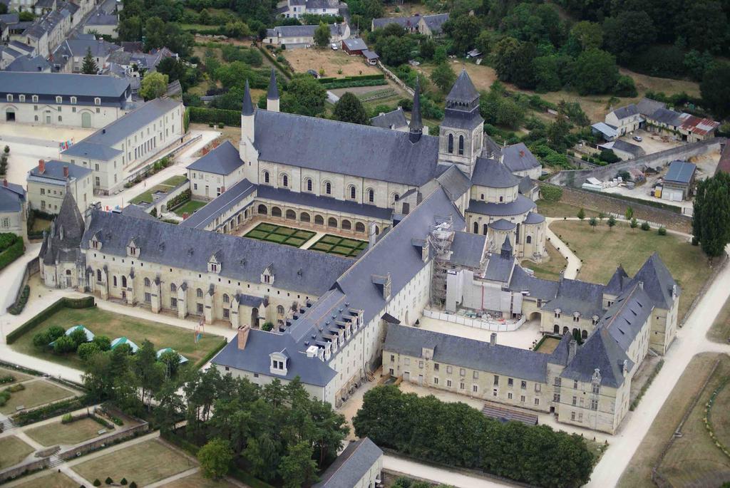 Logis Hotel Restaurant L'Oree Des Bois La Breille-les-Pins Kültér fotó