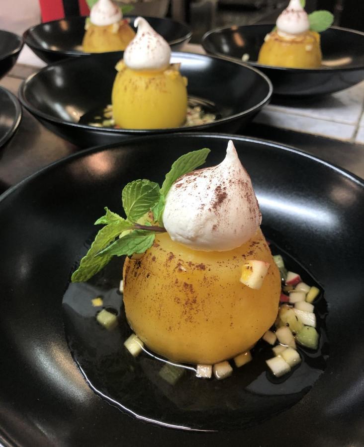 Logis Hotel Restaurant L'Oree Des Bois La Breille-les-Pins Kültér fotó